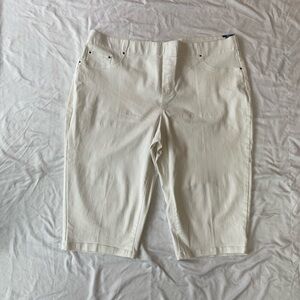 Terra & Sky Plus Stretch Capri in Cream